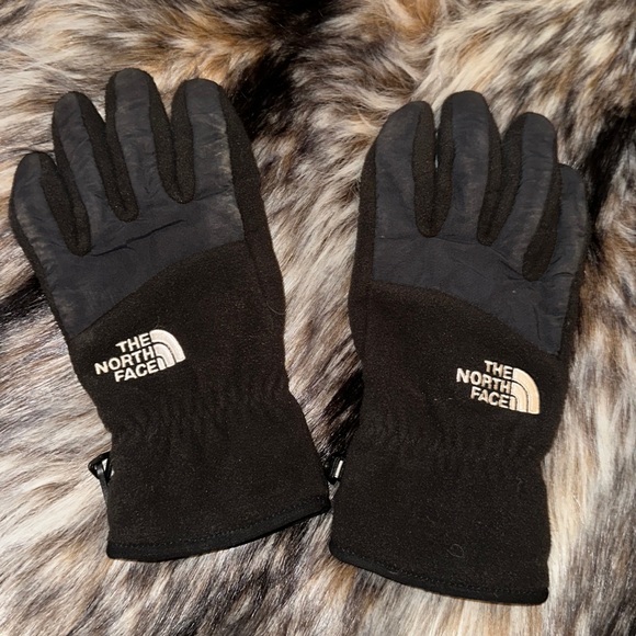 The North Face Accessories The North Face Womens Fleece Gloves Used